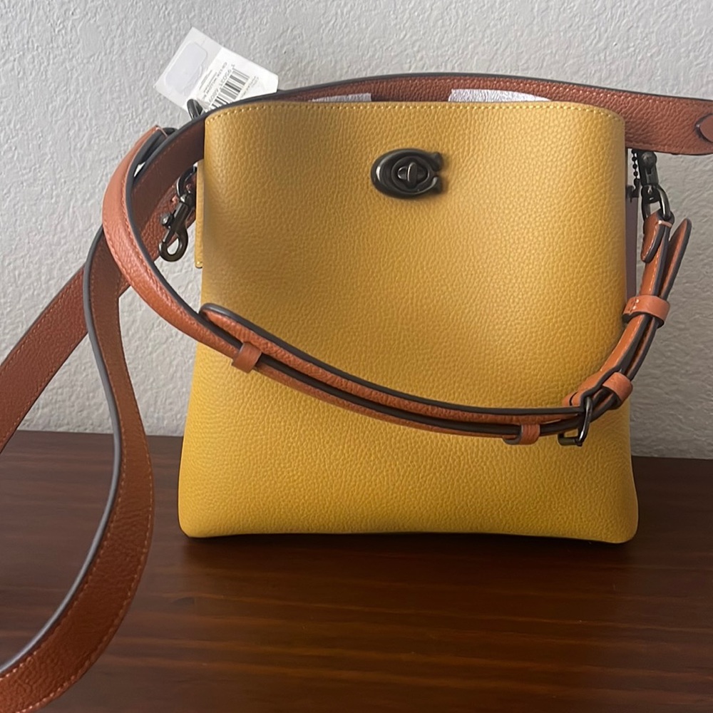 Coach Leather Willow Bucket Bag